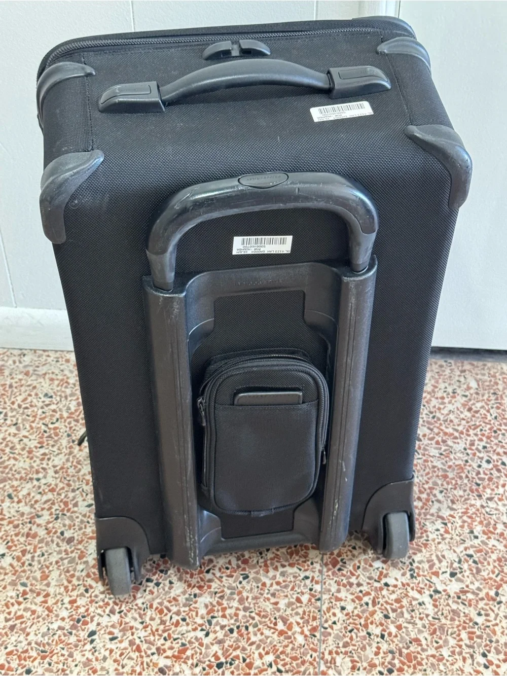 Briggs & Riley Black Carry-On Upright Rolling Travel Suitcase Luggae